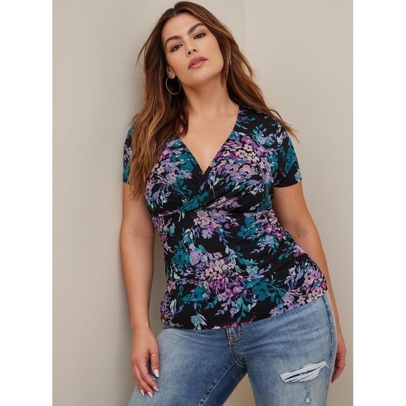 NWT Torrid Stretch Mesh Surplice Neckline‎ Shirred Top Sz 2X Black Floral Trendy - Picture 1 of 13